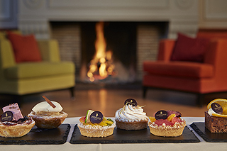 Leckere Spezialitäten auf dem Waldhaus Flims Dessertbuffet