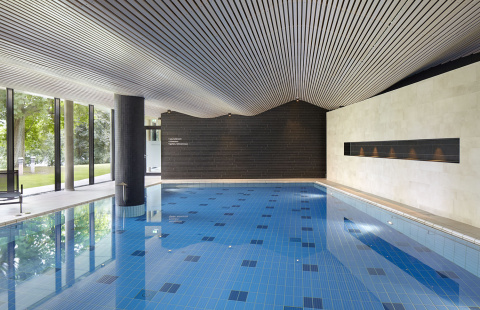 Wellnessfinder Gewinnspiel des Monats September 2026, Hotel Amsee, Indoor Pool